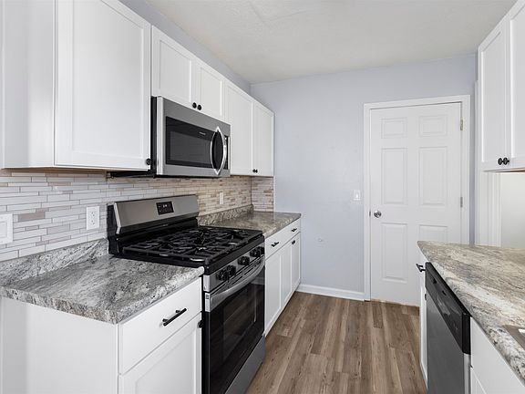 4th image of 127 N Rockford Ave
