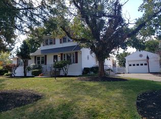 500 Apple Blossom Rd, Easton, PA 18040