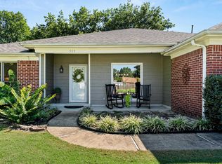 555 Autumn Run Dr, Collierville, TN 38017