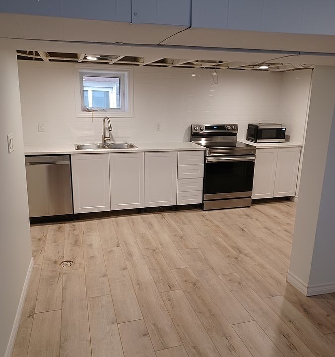 1st image of 672 McKay Ave