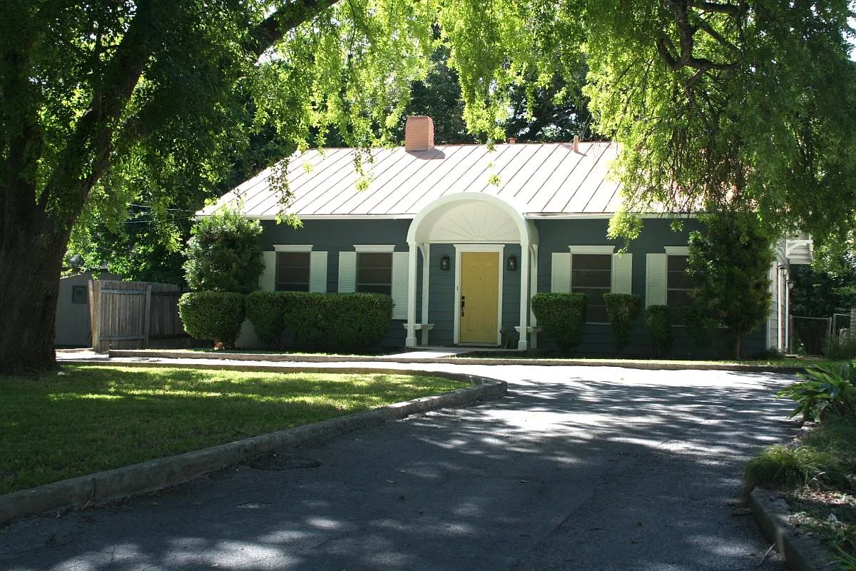 3 bed, 1696 sqft, $3,850 — Photo 4