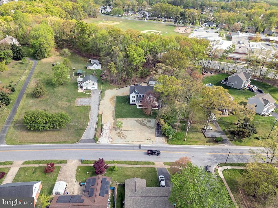 2nd image of 415 Trimble Rd