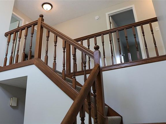 4th image of 37 Highview Cir
