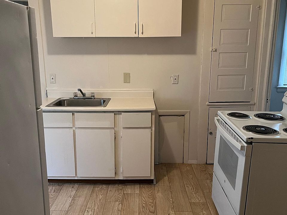 1st image of 15784 Mandalay Ave