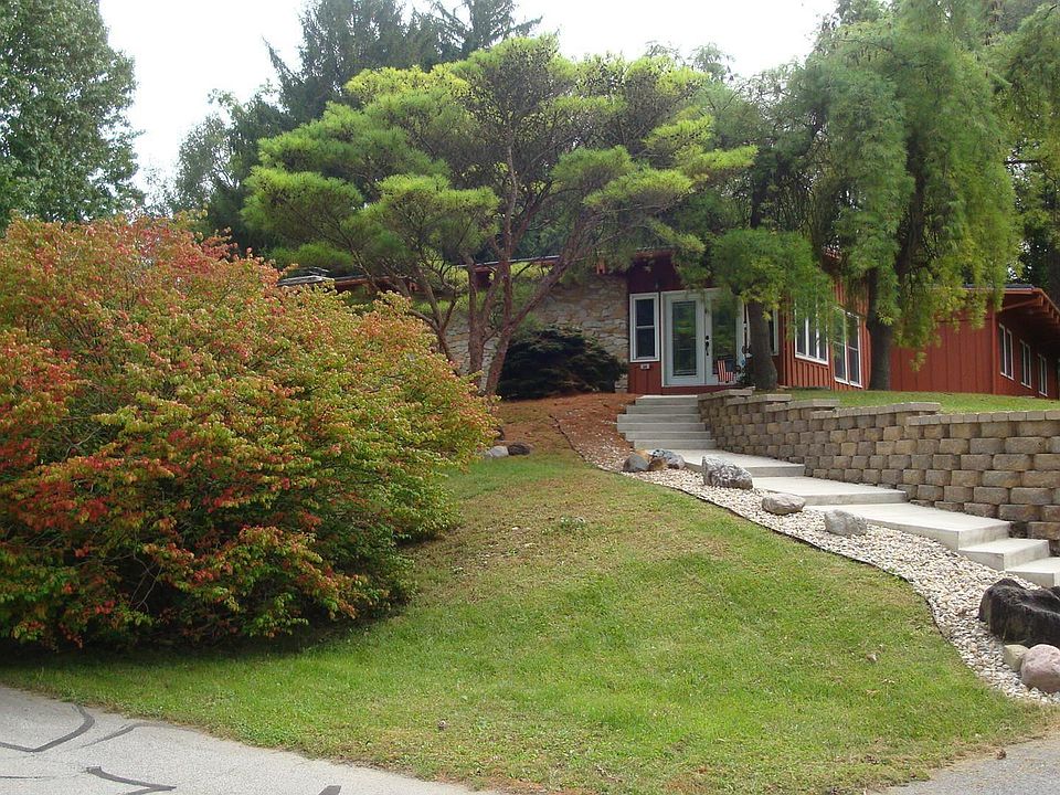 1st image of 2203 Willow Springs Rd