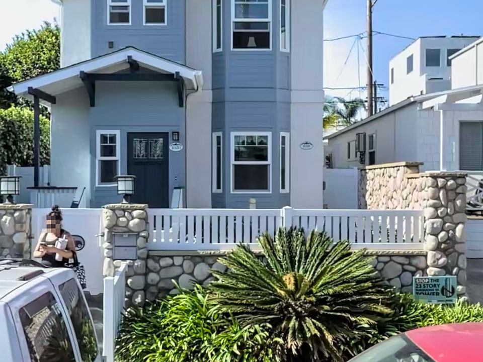 1st image of 1020 Tourmaline St