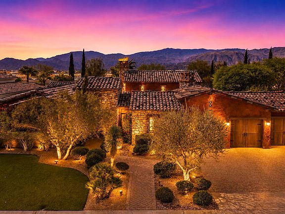 2nd image of 25 Cassis Cir