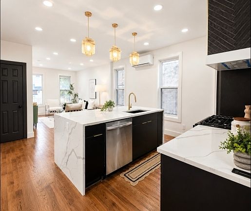 5th image of 22 Union St