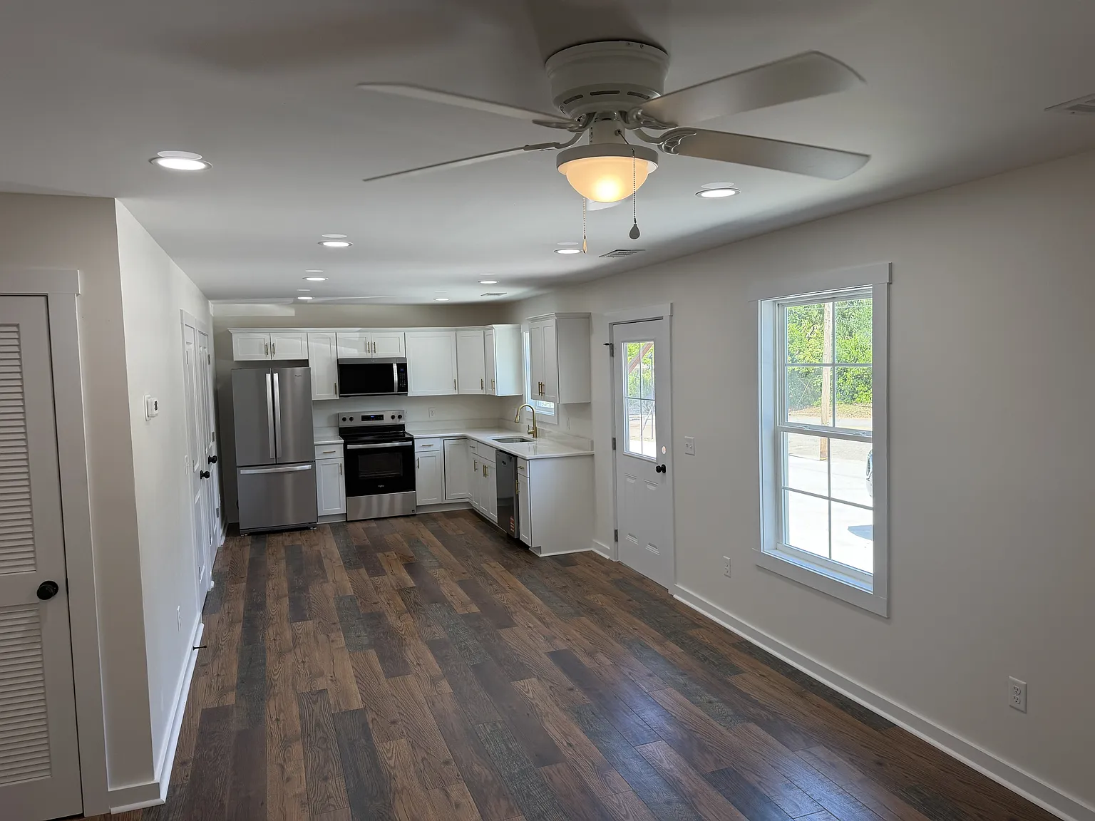 414 6th Street East - C2 — Photo 3