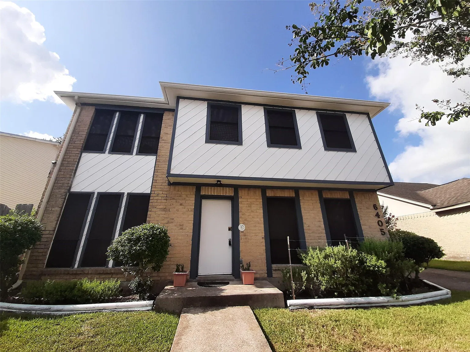 4 bed, 2.5 bath, 2170 sqft, $2,195 — Photo 1