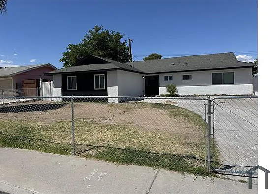 3886 Commanche Ave — Photo 10