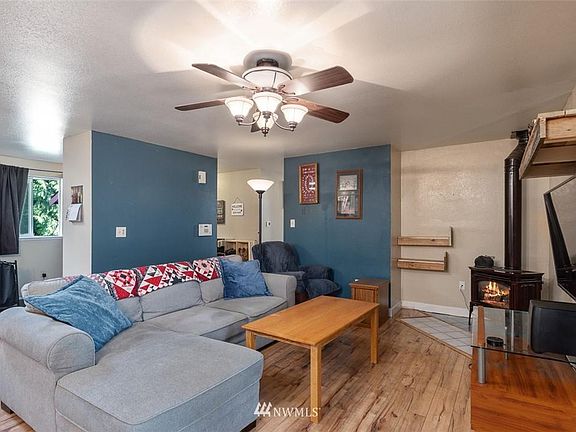 5th image of 15710 26th Ave NW