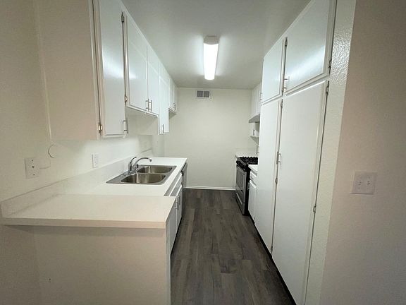 5th image of 5233 Bellingham Ave #101