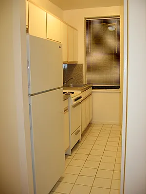 Rented by City Connections Realty | media 35