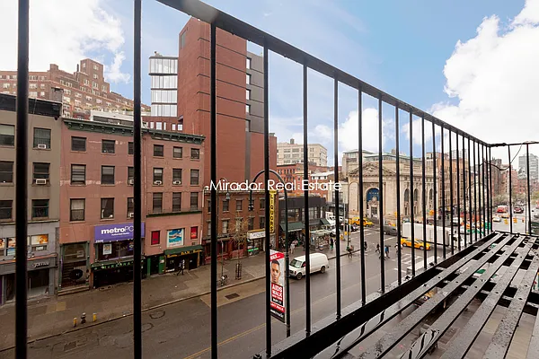 Rented by Mirador Real Estate | media 23