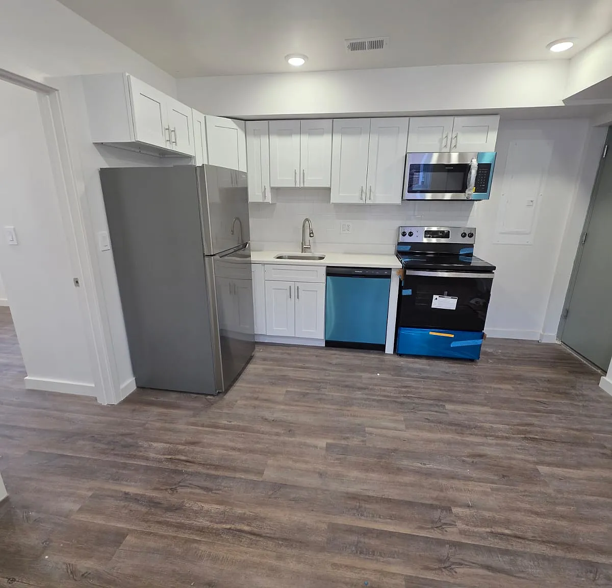 733 Hobart Pl NW — Photo 1