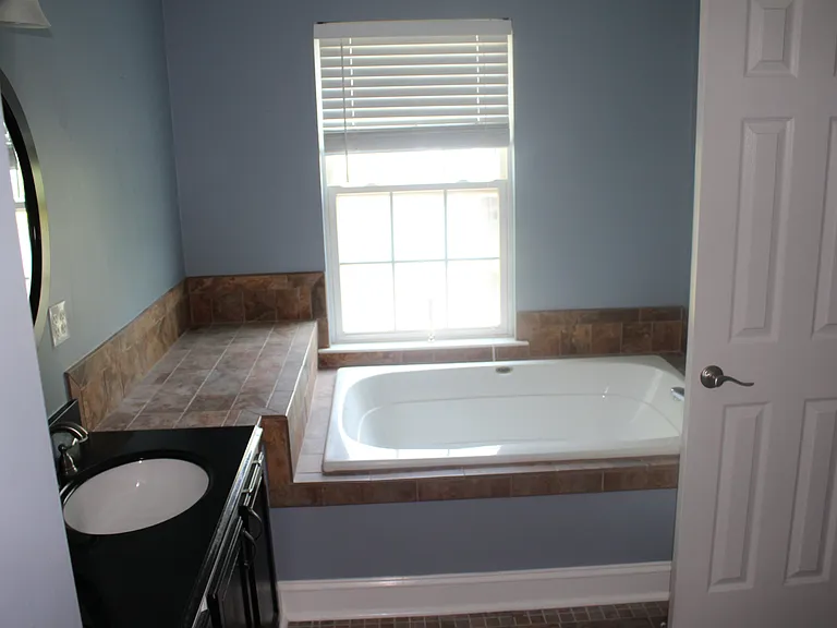 102 Whistling Swan Ln — Photo 9