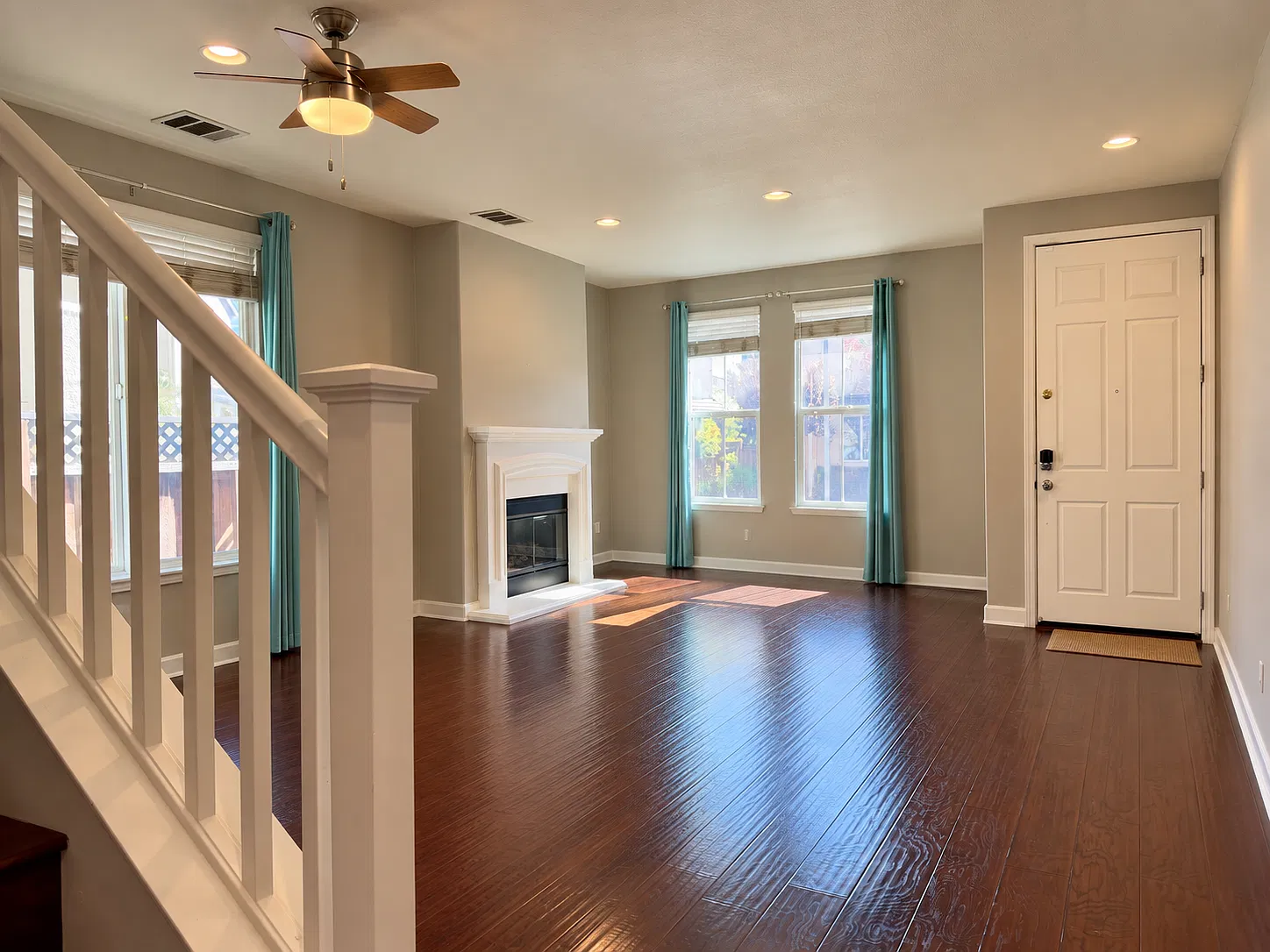 4 bed, 2.5 bath, 2150 sqft, $6,400 — Photo 4