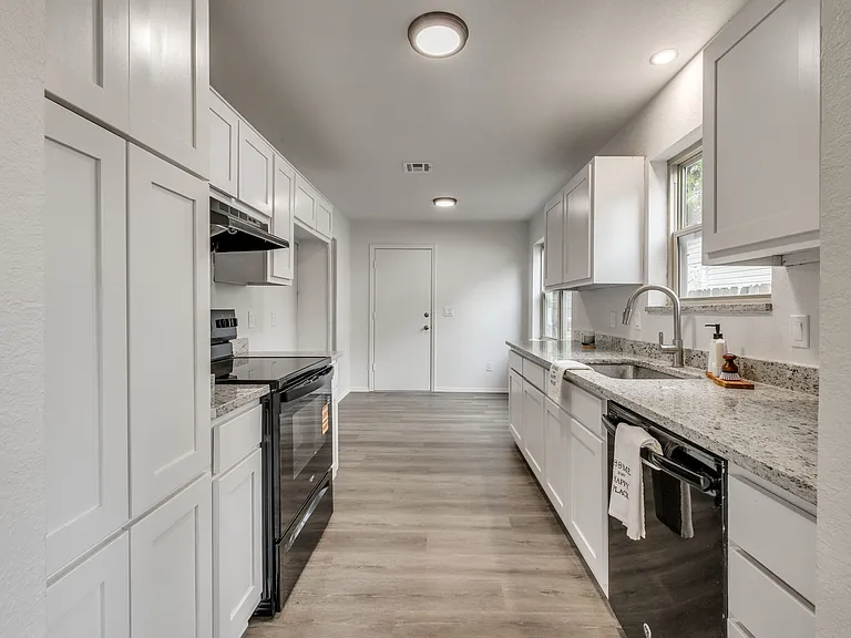 3351 S 143rd East Ave — Photo 14