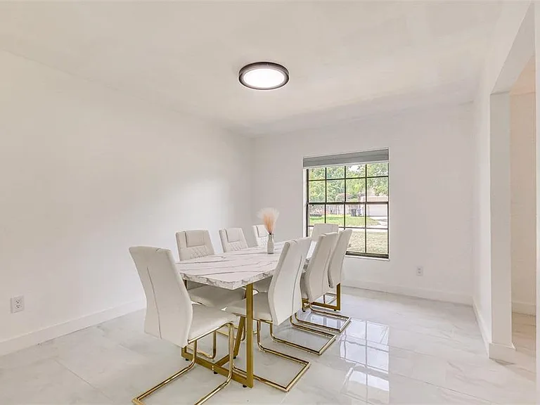 920 Lakeview Dr — Photo 15