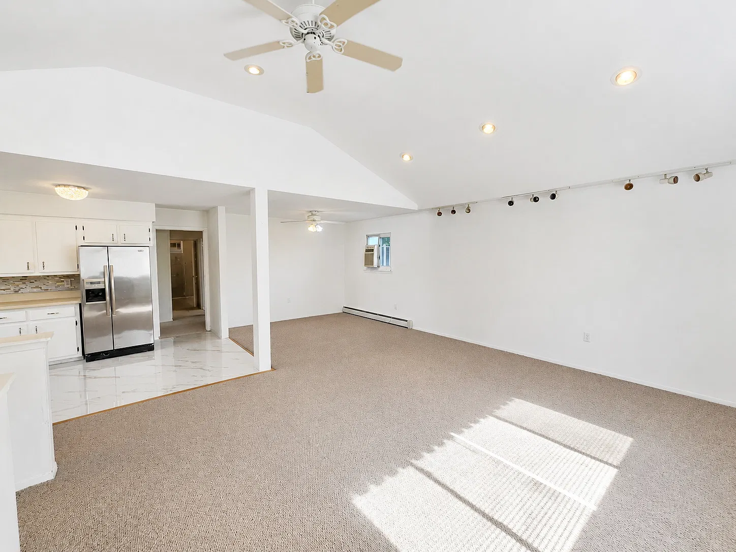 3 bed, 2218 sqft, $3,650 — Photo 3