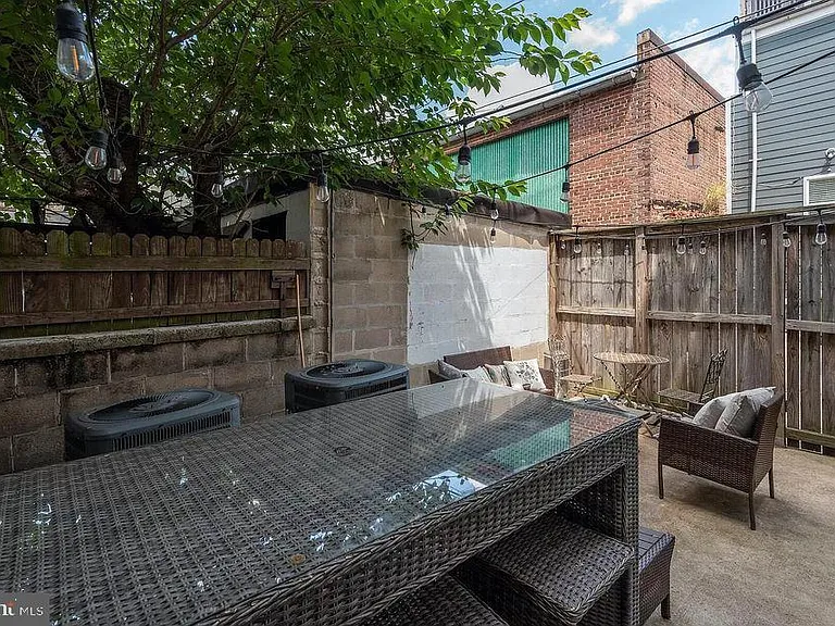 1019 S Streeper St — Photo 29
