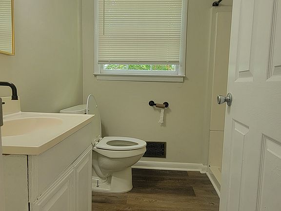 3rd image of 2475 Dawn Dr