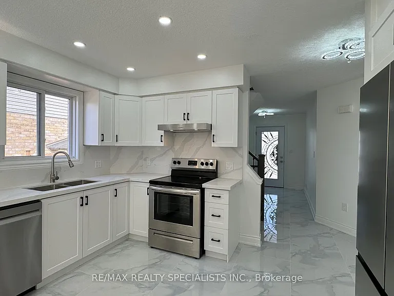 505 Bridlewreath Ct #UPPER LVL — Photo 10