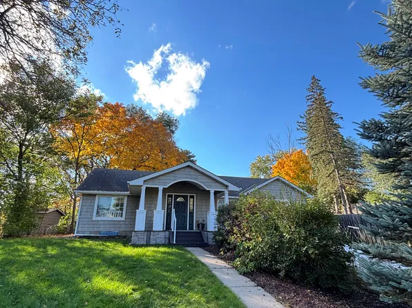 5112 Willow Ln, Minnetonka, MN 55345