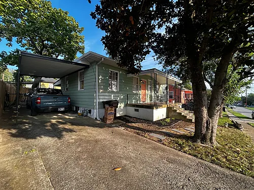 1209 Bryan St Photo 1