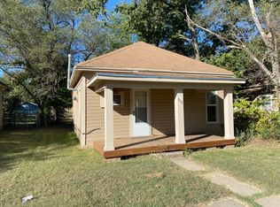 608 W 11th Ave, Hutchinson, KS 67501