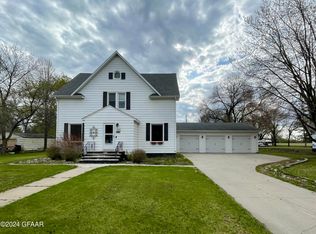 105 2nd St, Shelly, MN 56581