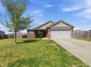 14708 S Hickory Cir, Glenpool, OK 74033