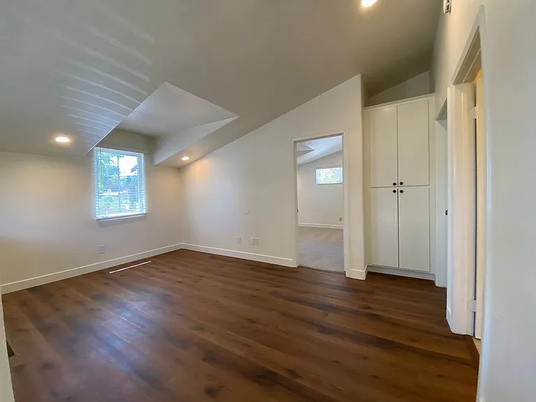 3010 N Broadway — Photo 28