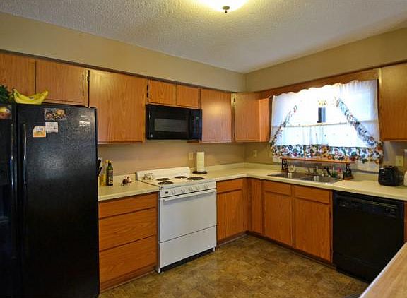 5th image of 428 Aurora Ave