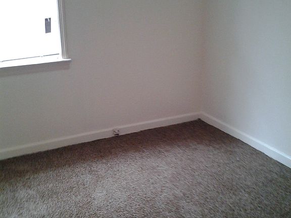5th image of 742 E Brookwood Dr