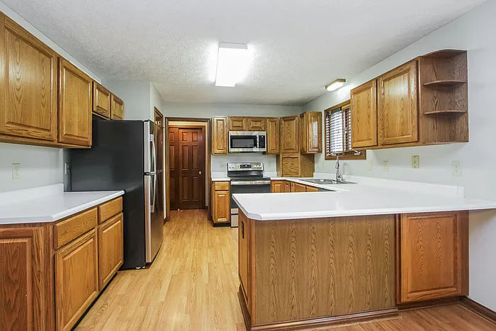 7638 Chestnut Hills Dr — Photo 7