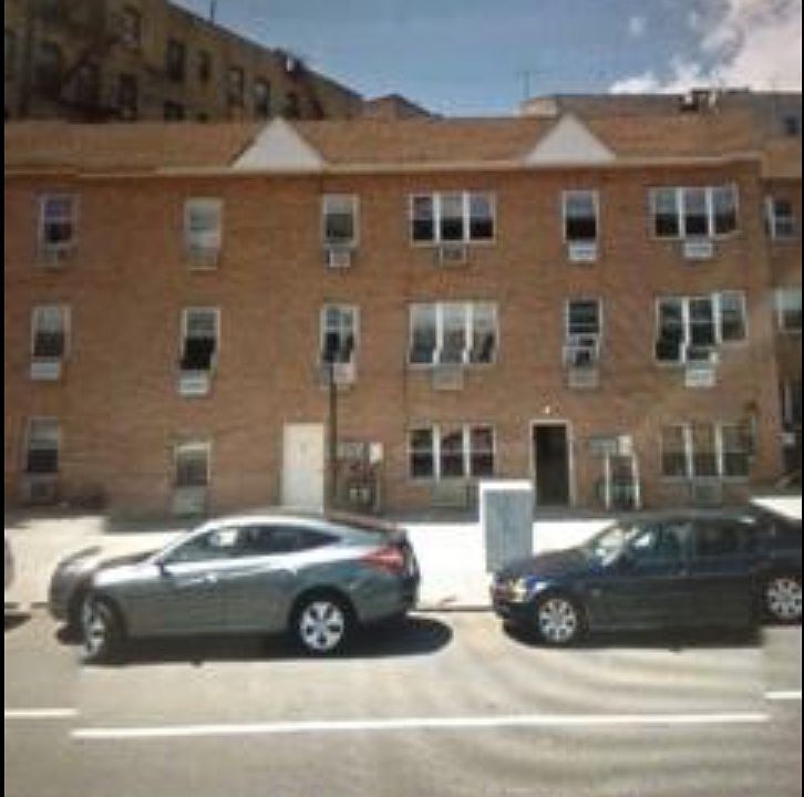 2nd image of 713A Southern Blvd