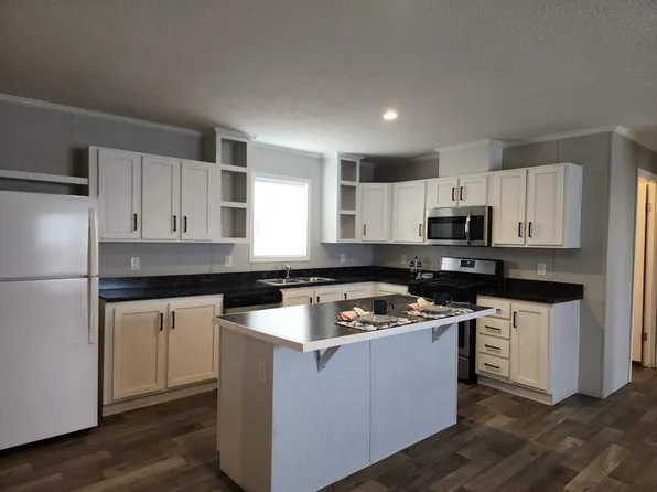 3701 2nd St #320, Coralville, IA 52241