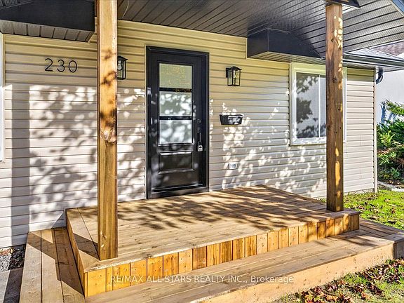 3rd image of 230 Bayview Ave