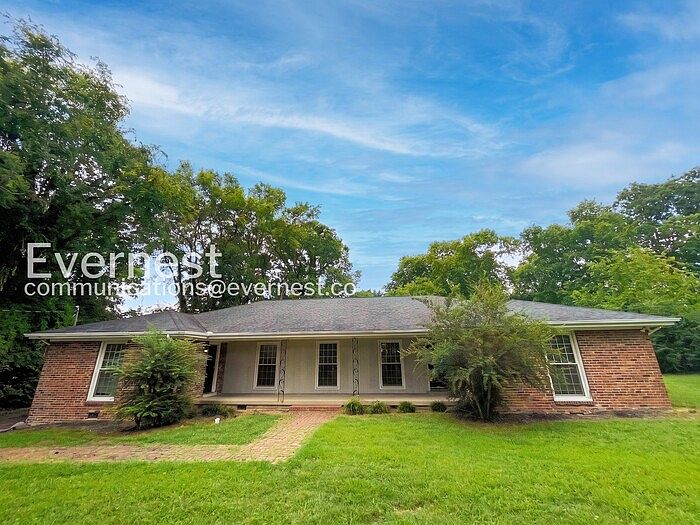1st image of 570 Hawkins Dr
