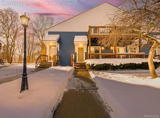 45000 Bayview Dr APT 2, Novi, MI 48377