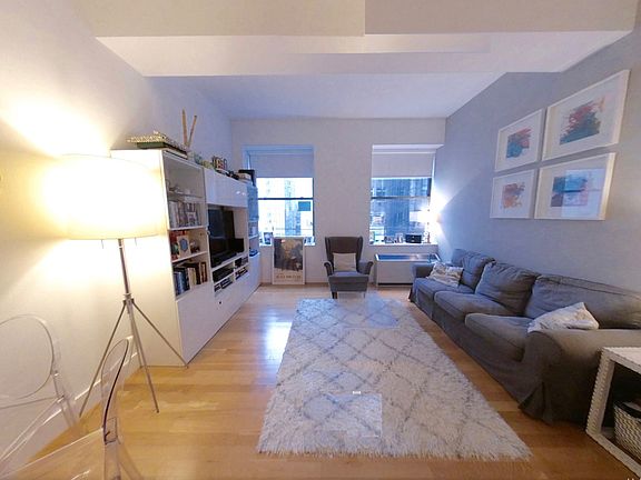 3rd image of 99 John St APT 1805