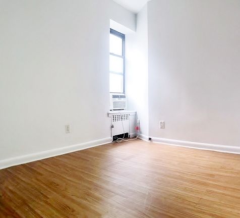 4th image of 448 E 87th St #4A
