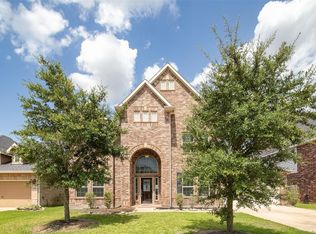 9407 Wheatfield Ln, Rosenberg, TX 77469