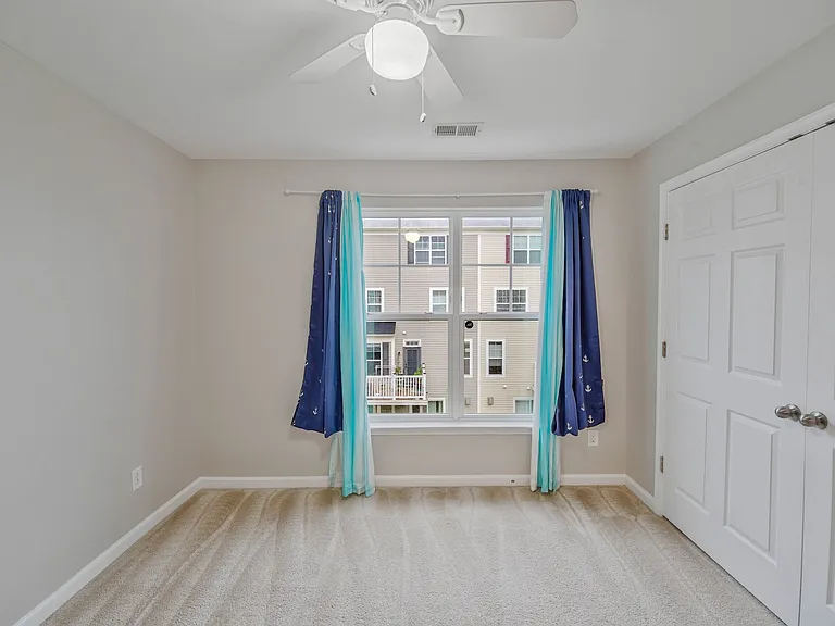 25218 Briargate Ter — Photo 18