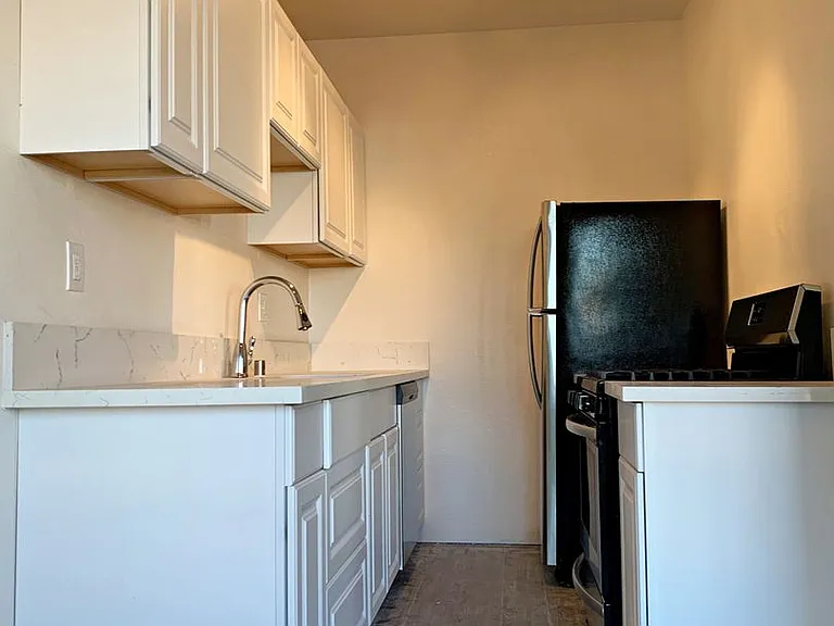 1623 N Mariposa — Photo 26