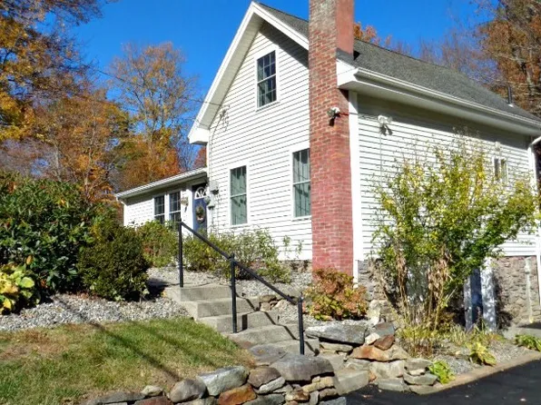 47 Sargent St, Belchertown, MA 01007