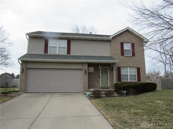 320 Sagebrush Dr, Clayton, OH 45315