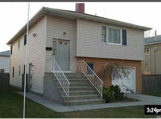 17 Bayswater Blvd, Inwood, NY 11096